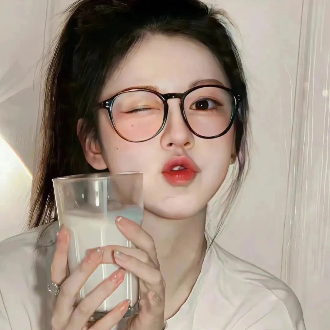 衣橱里的她1